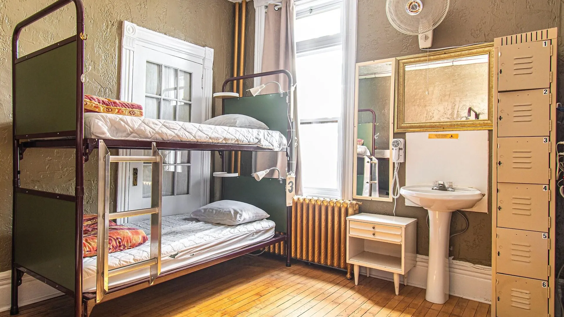 Hostel Auberge Du Plateau