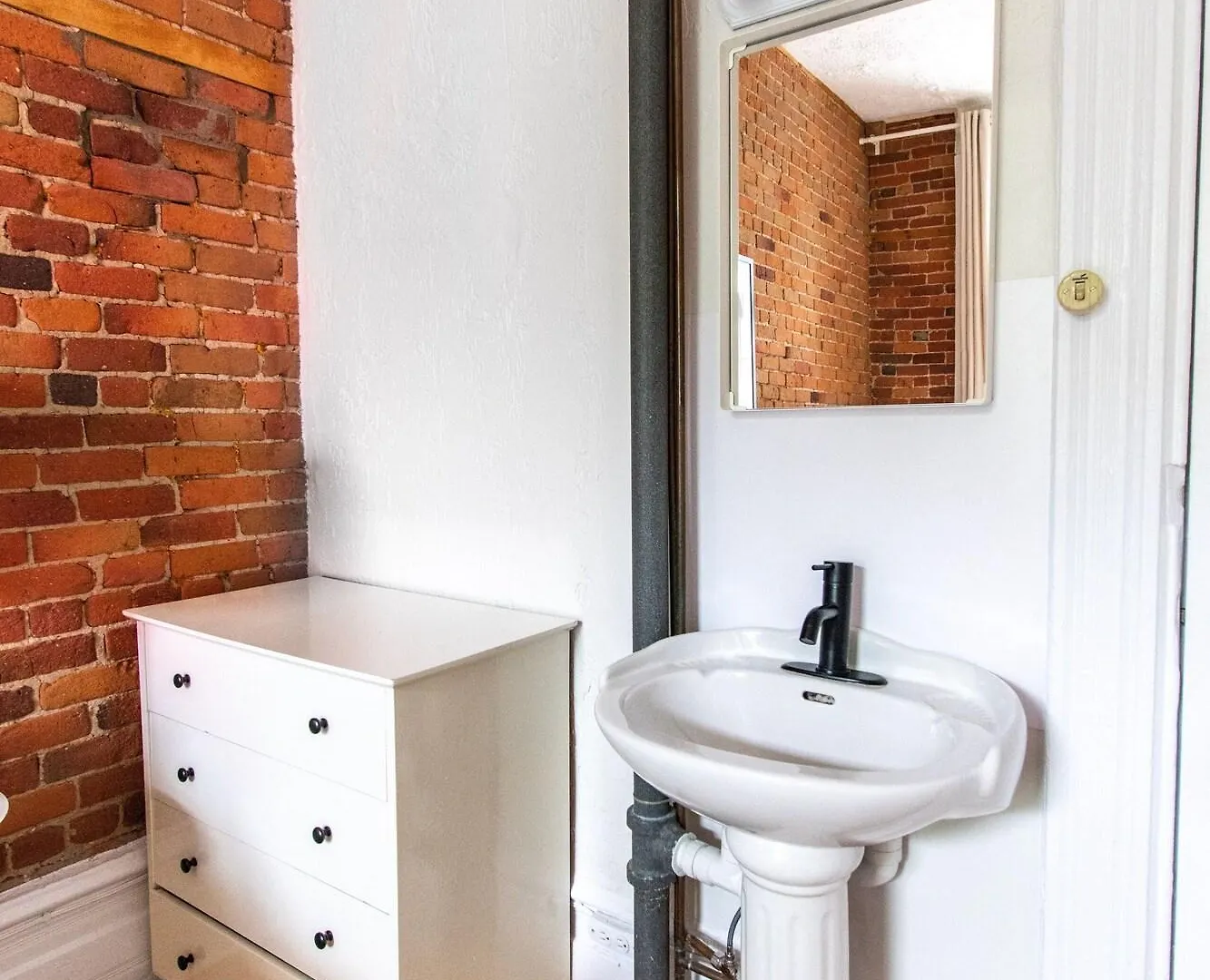 Auberge Du Plateau Hostel
