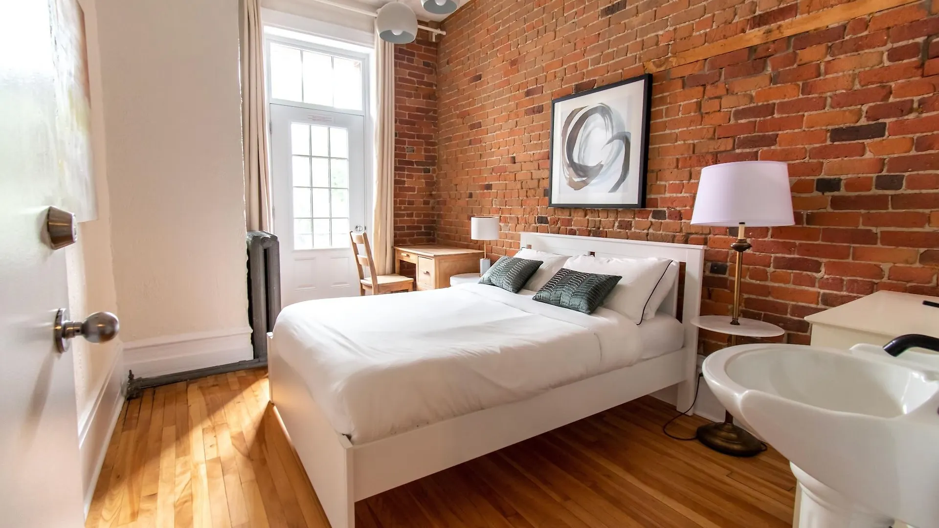 Auberge Du Plateau Montreal