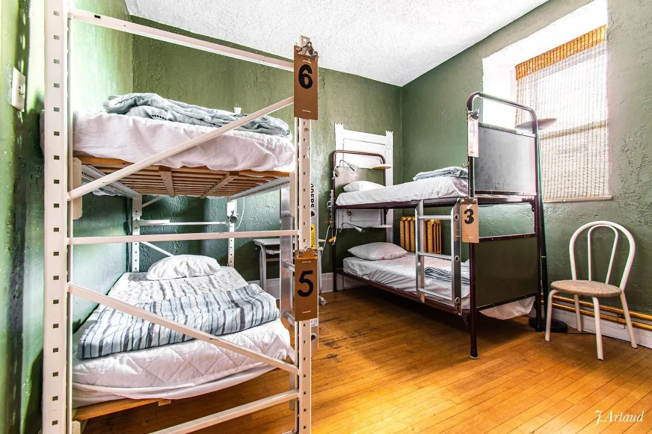 Hostel Auberge Du Plateau