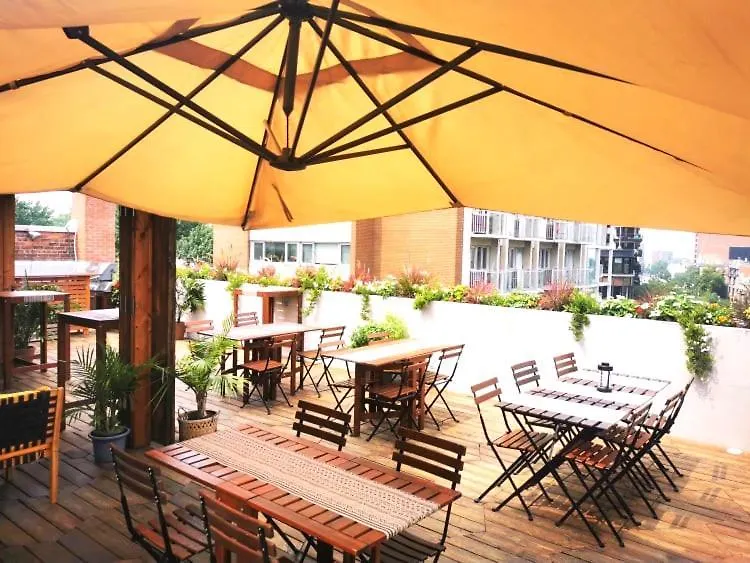 Auberge Du Plateau 0*, Montreal