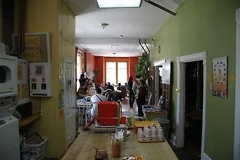 Hostel Auberge Du Plateau Canada