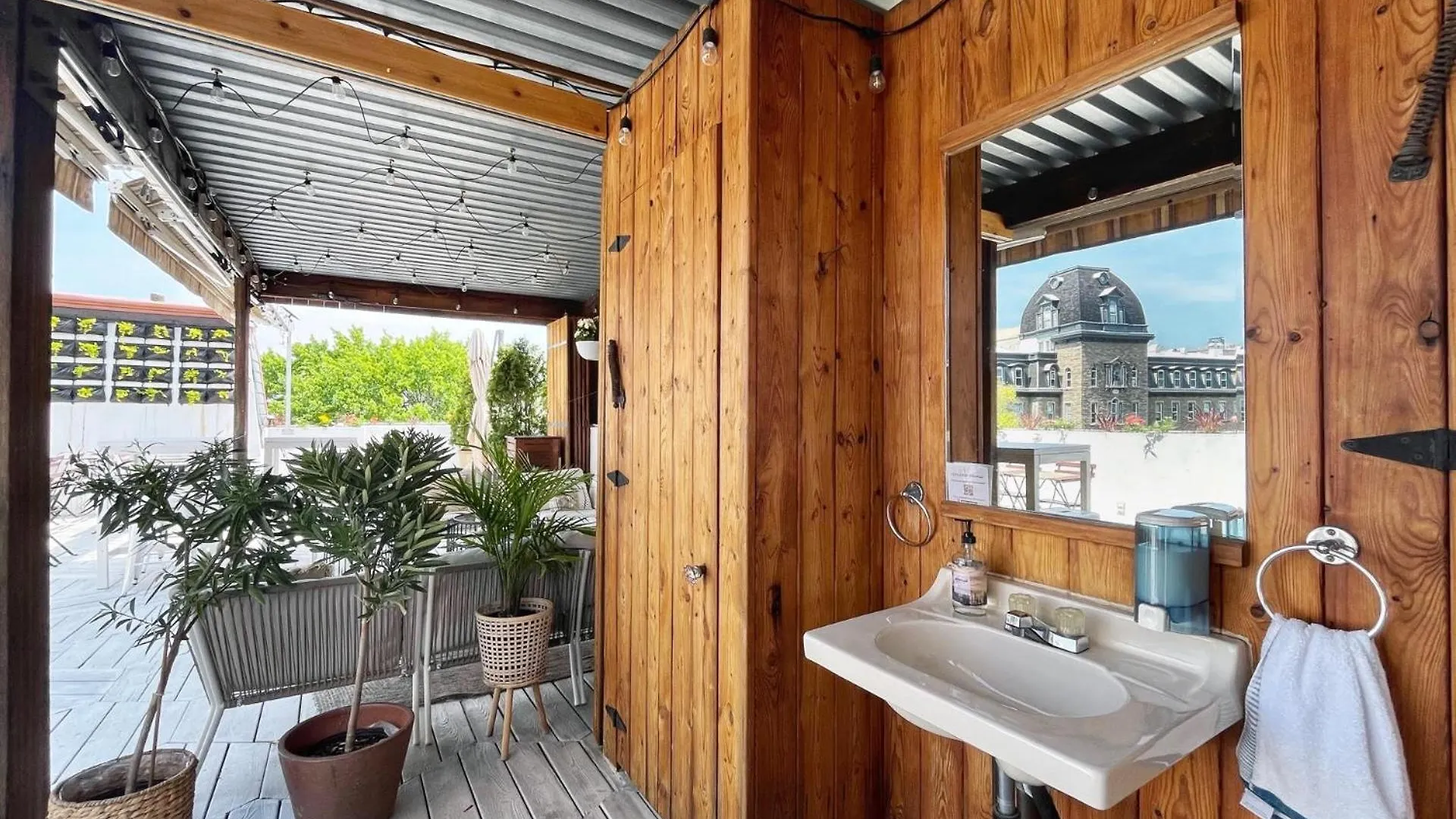 Auberge Du Plateau Montreal